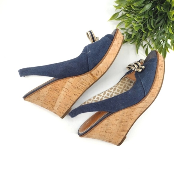 Wedge - Picture 2 of 9